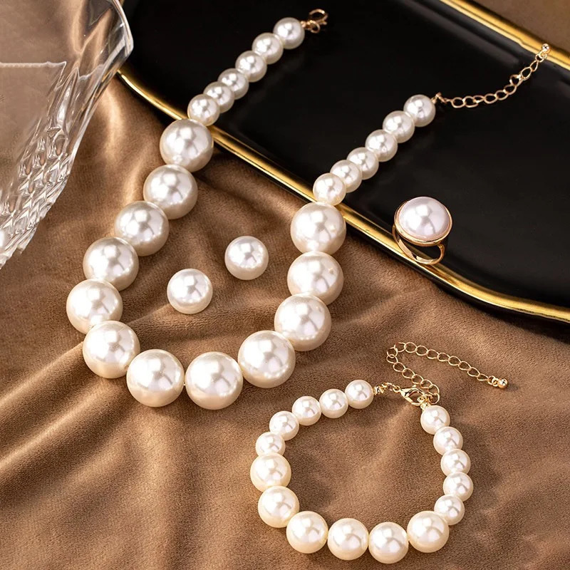 Necklace pearl chain jewelry set bracelet earring ring womens gift fashionable selling party gift item 241031