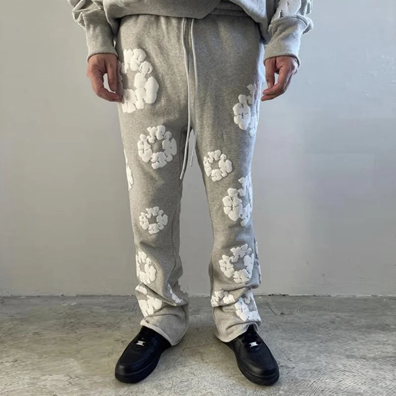 Vintage Three-dimensional Foam Printed Flare Joggers Harajuku Embroidered Wide Sweatpants Mens and Womens Micro Flared Pants 240325