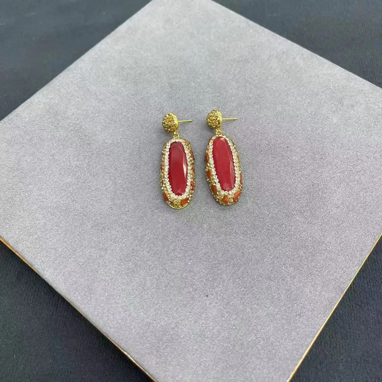 Wholesale of natural gemstones Malay jade tourmaline rough stones jewelry sets vintage fashion light jewelry 241031