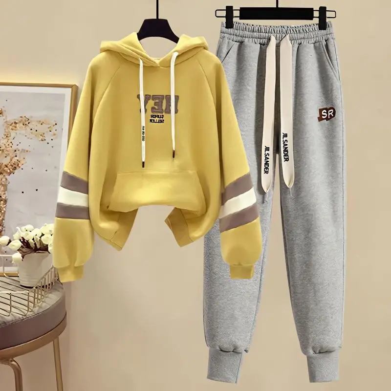 Sports Set for Women in Spring and Autumn Korean Version Color Blocking Hooded Top Casual Pants Age Reducing Twopiece 241031