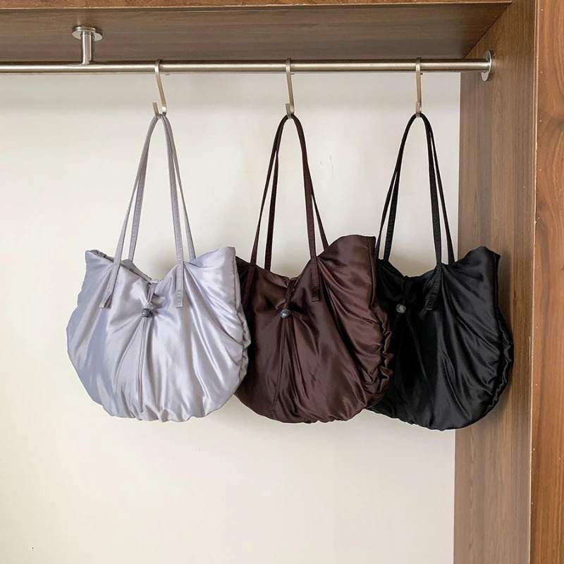 Casual Handbag High Quality Large Capacity Shoulder Bag for Commuting Shopping Exquisite and Practical Hand Bags Women 241029