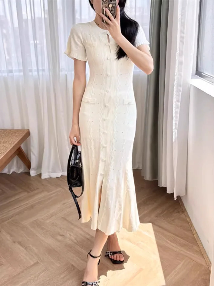 White Hollow Knitted Dres 2024 Summer Temperament Short Sleeve Elegant Slim Bodycon Party Dress 241031