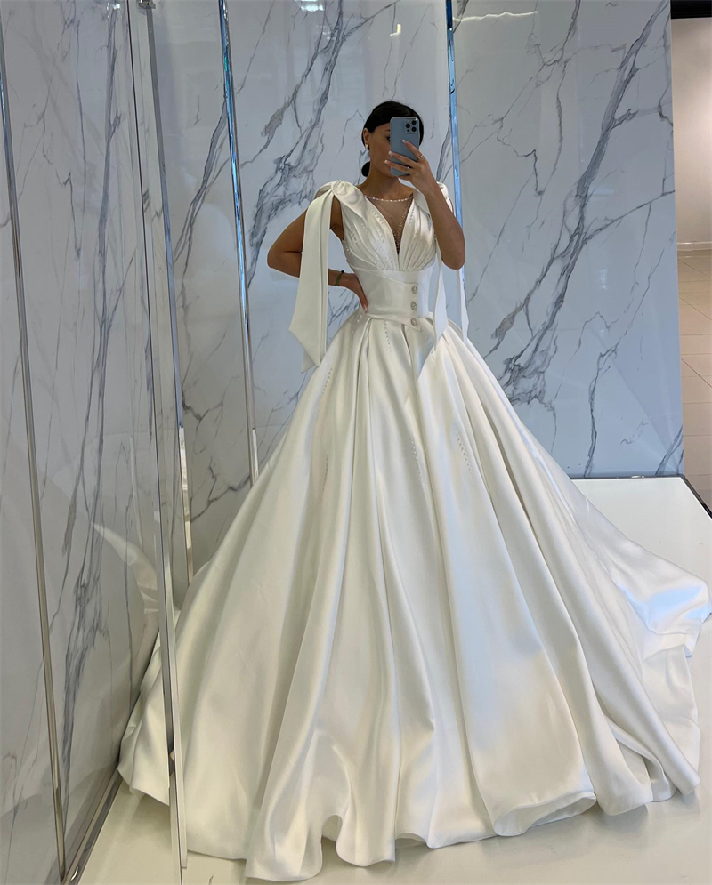 Classic Scoop Neck Ball Dresses for Bride Beaded Ruched Satin Wedding Gown Bow Tie Strap Princess Vestidos De Novia
