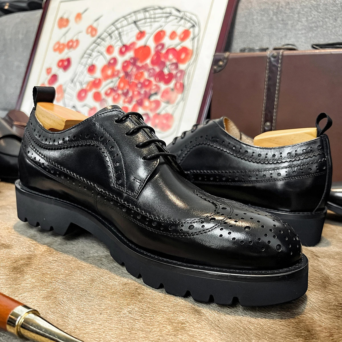 Handmade leather mens shoes for cars adding British lace Brogue business casual dresses shoes and hats 241031