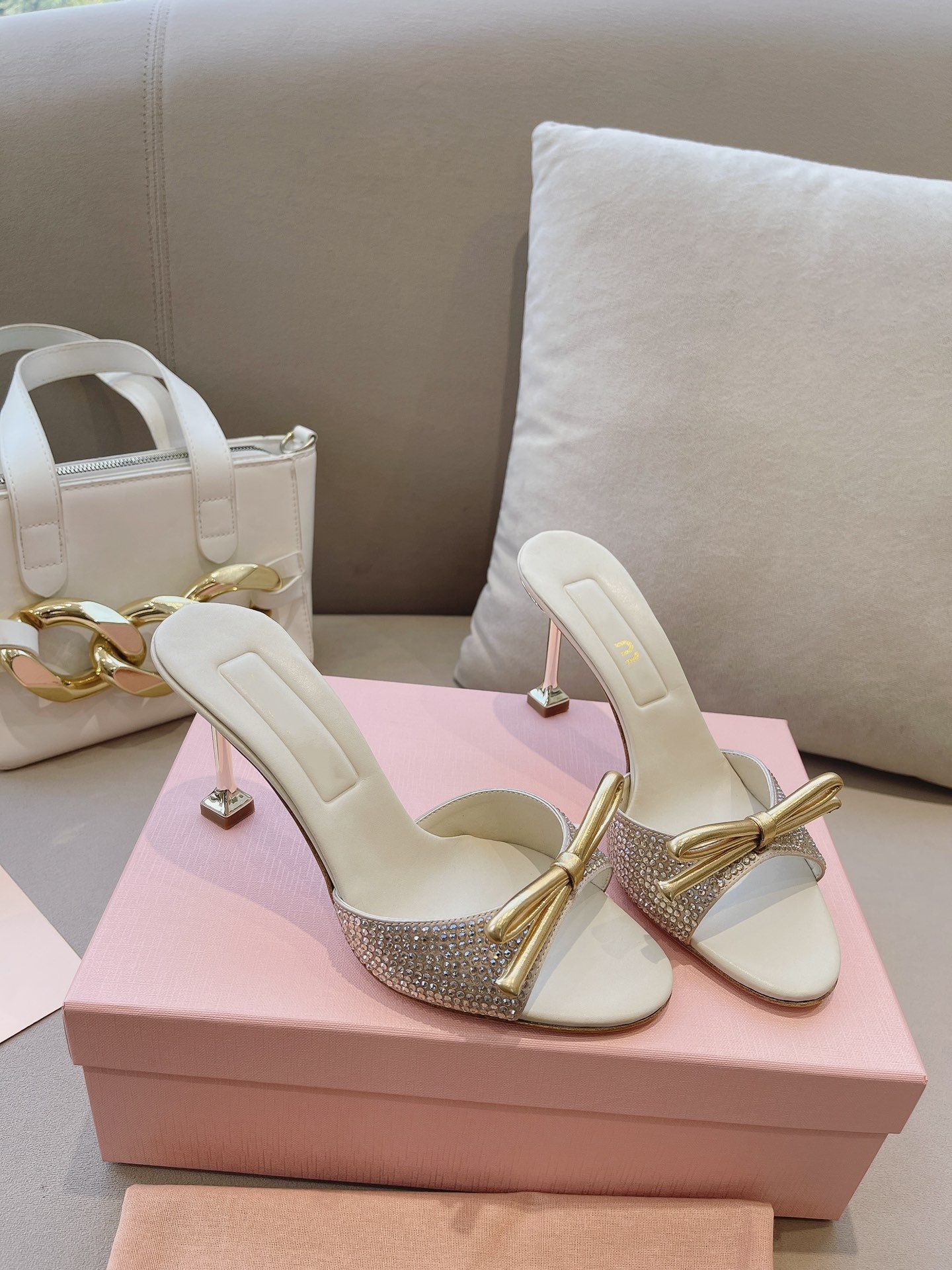 Fashion Designer Sandals Kitten Heel Cat Heels high heel Slides Full Rhinestone with Bow knot about 10.5cm height 4 colors 26819