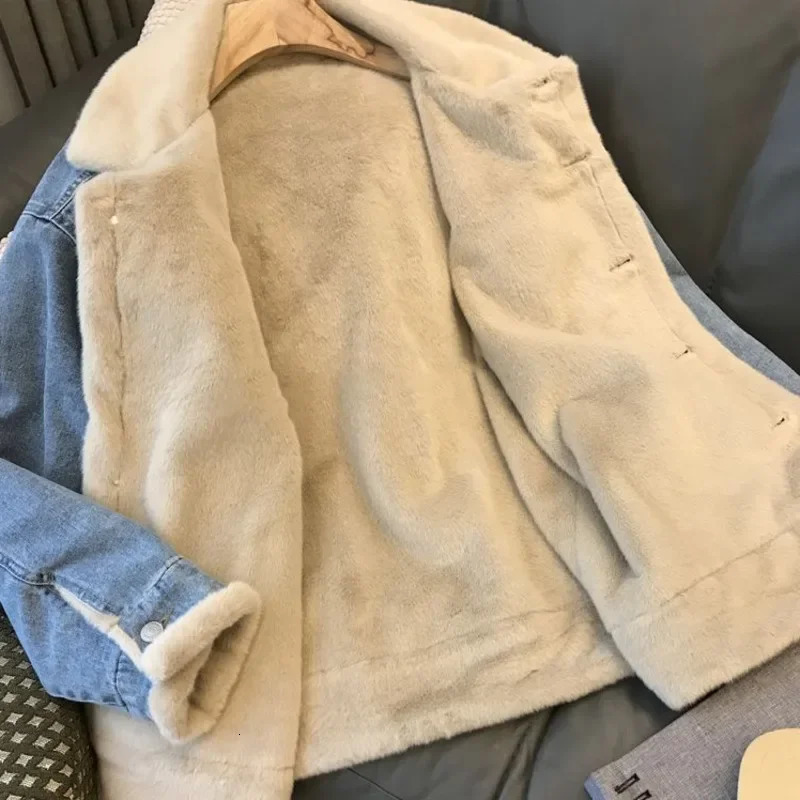 Winter Thicken Denim Jacket Women Two Sides Wearing Lamb Wool Outwear Female Loose Casual Warm Coat Lady Collar Long Sleeve Top 241031