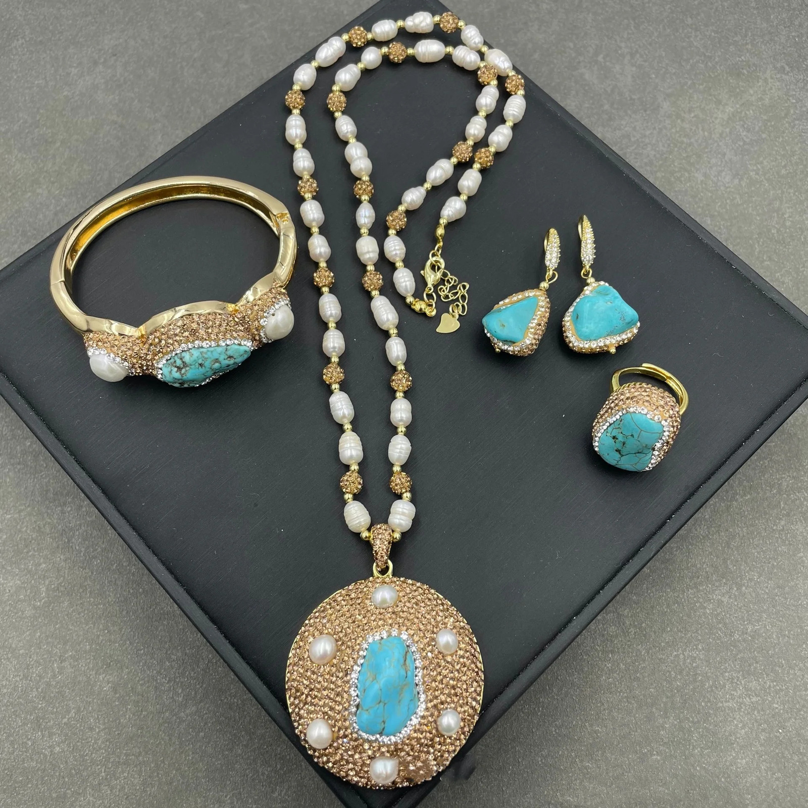 ST019 Retro Turquoise Natural Pearl Inlaid Jewelry Ethnic Style Niche Personalized n Selling Four Piece Set 241031