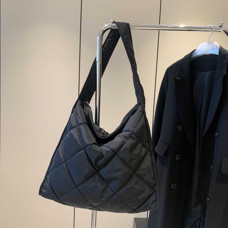 large capacity tote bag, fashionable diamond grid wide shoulder strap down cotton jacket bag, casual single shoulder crossbody bag women 241015