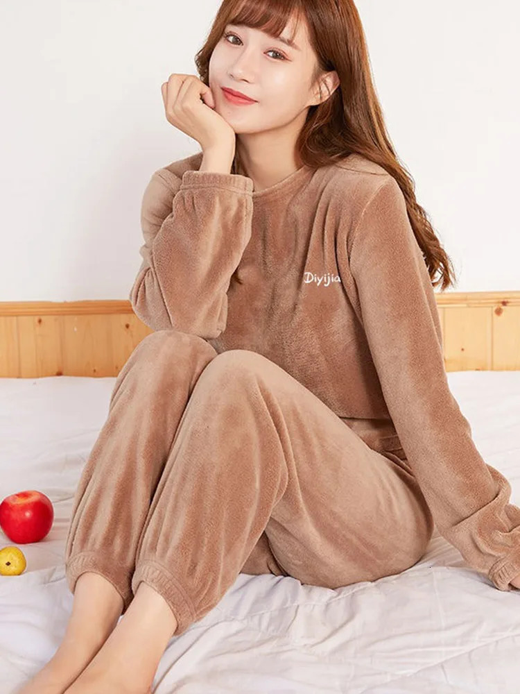 Women Velvet Pajama Set Loose Top And Elastic Waist Pants Home Casual Warm Woolen Suit 2024 Autumn Winter 241031