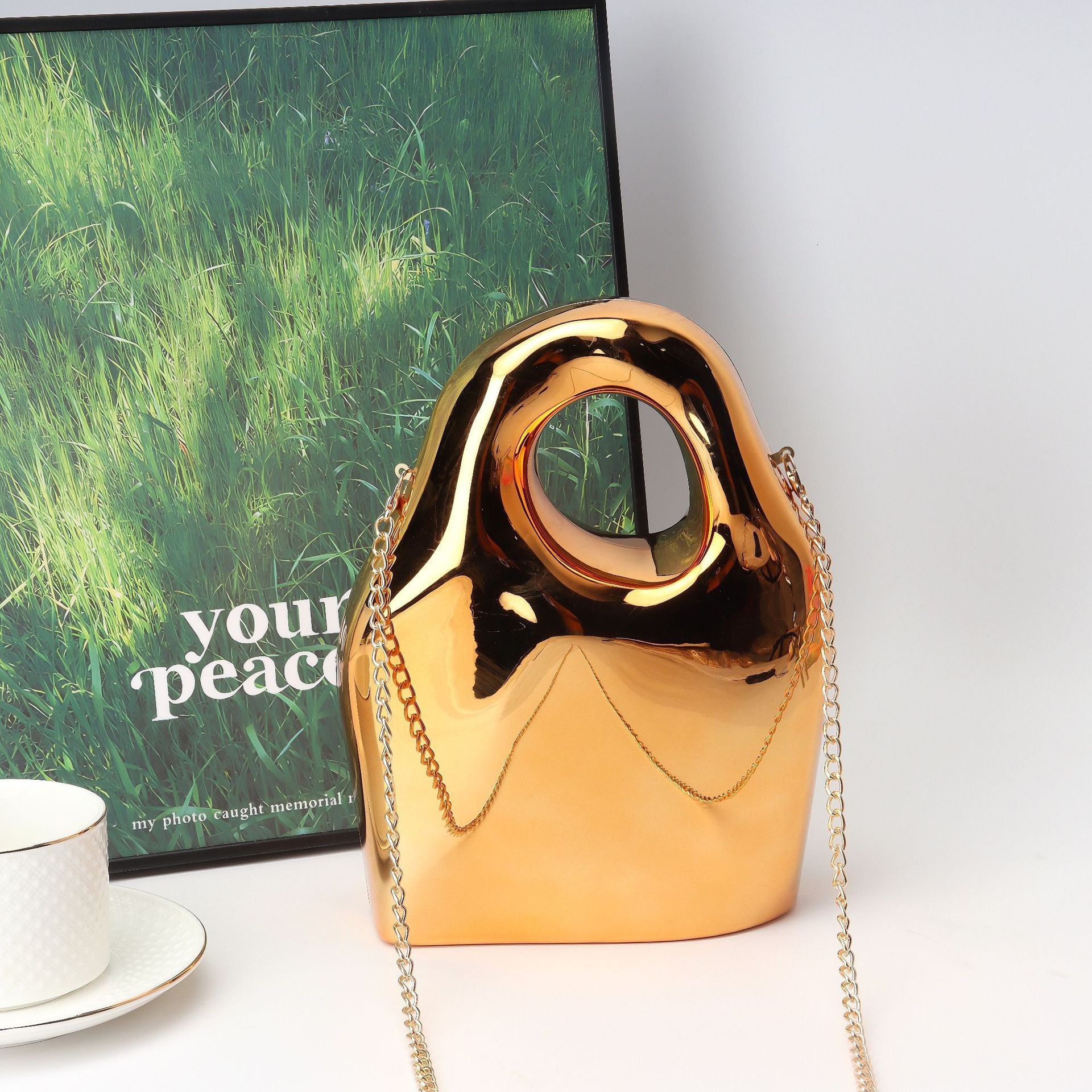 New bucket shaped acrylic single shoulder diagonal cross dinner bag, fashionable and high-end multifunctional women's bag