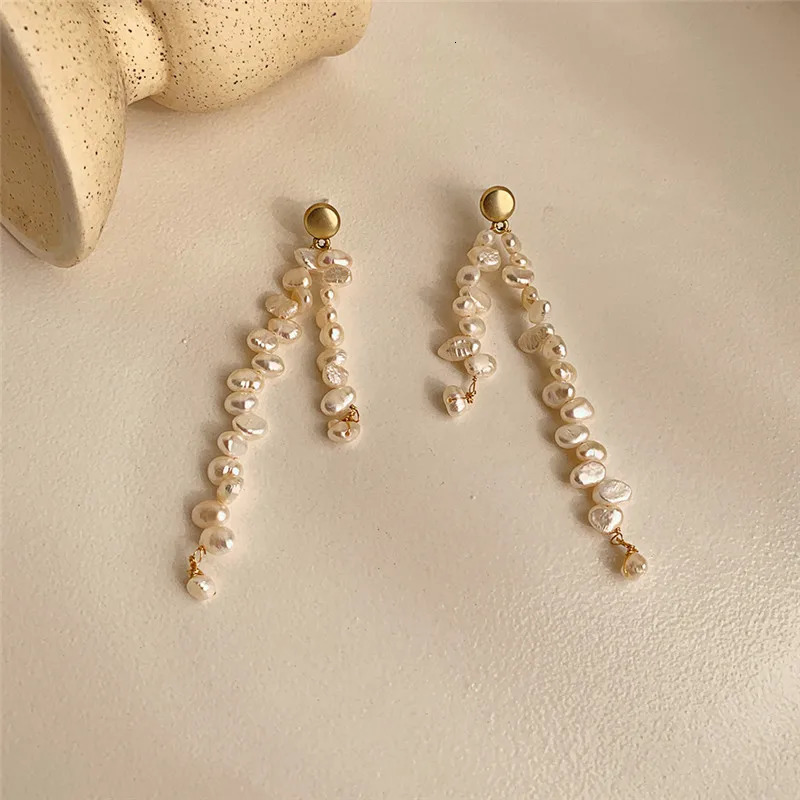 European and American style long natural freshwater pearl sweet personalized fashion travel accessories Christmas gift wholesale 241031