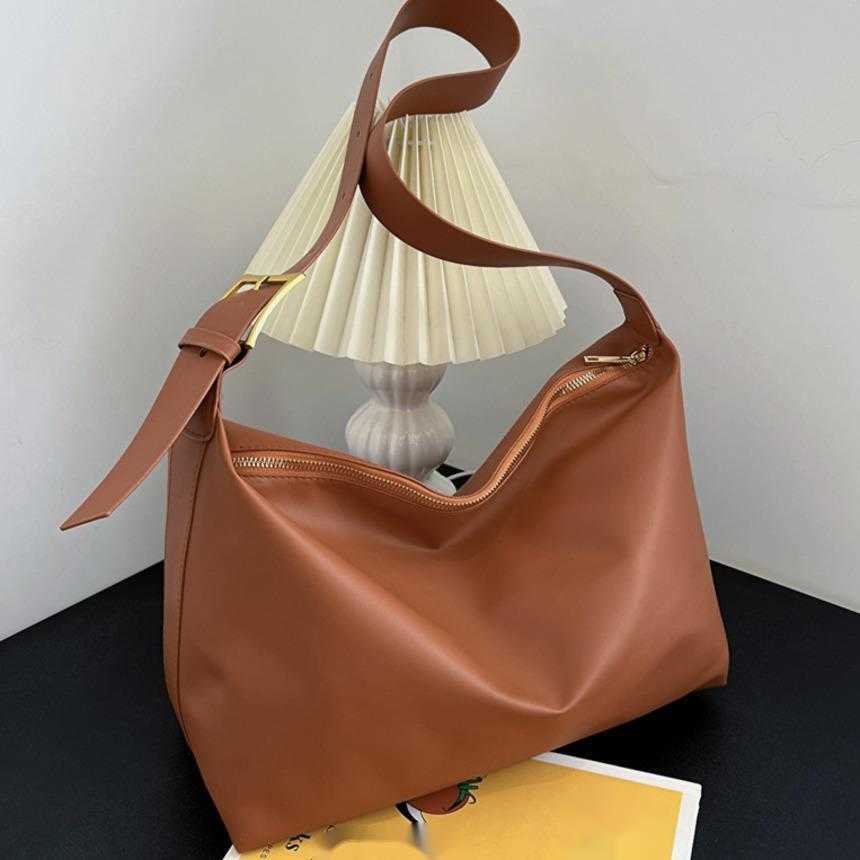 Shoulder Bags Popular Underarm Bag For WoMens Casual Fashion Trend Tote Bag Autumn Large Capacity Shopping Bag Single Shoulder WoMens Bag 241015