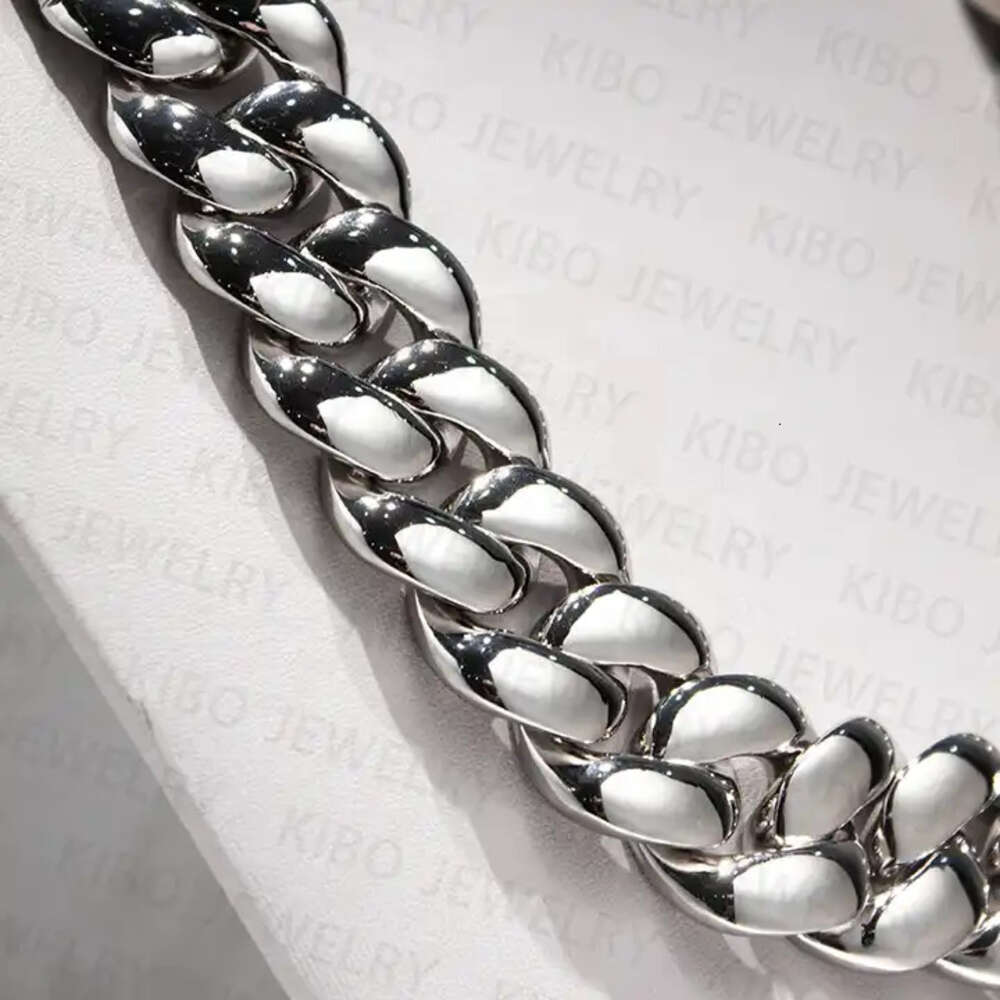 Hip Hop Men Jewelry Iced Out Moissanite Lock Clasp 26mm 925 Sterling Silver Miami Cuban Link Chain