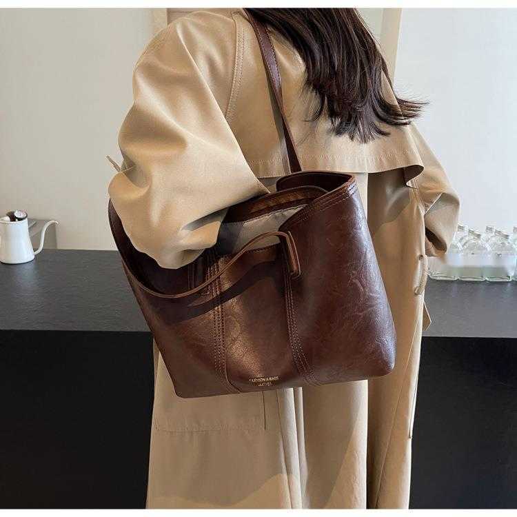 CMM New Commuter Fashion Handbag Large Capacity Shoulder Bag Tote Bag Womens Bag