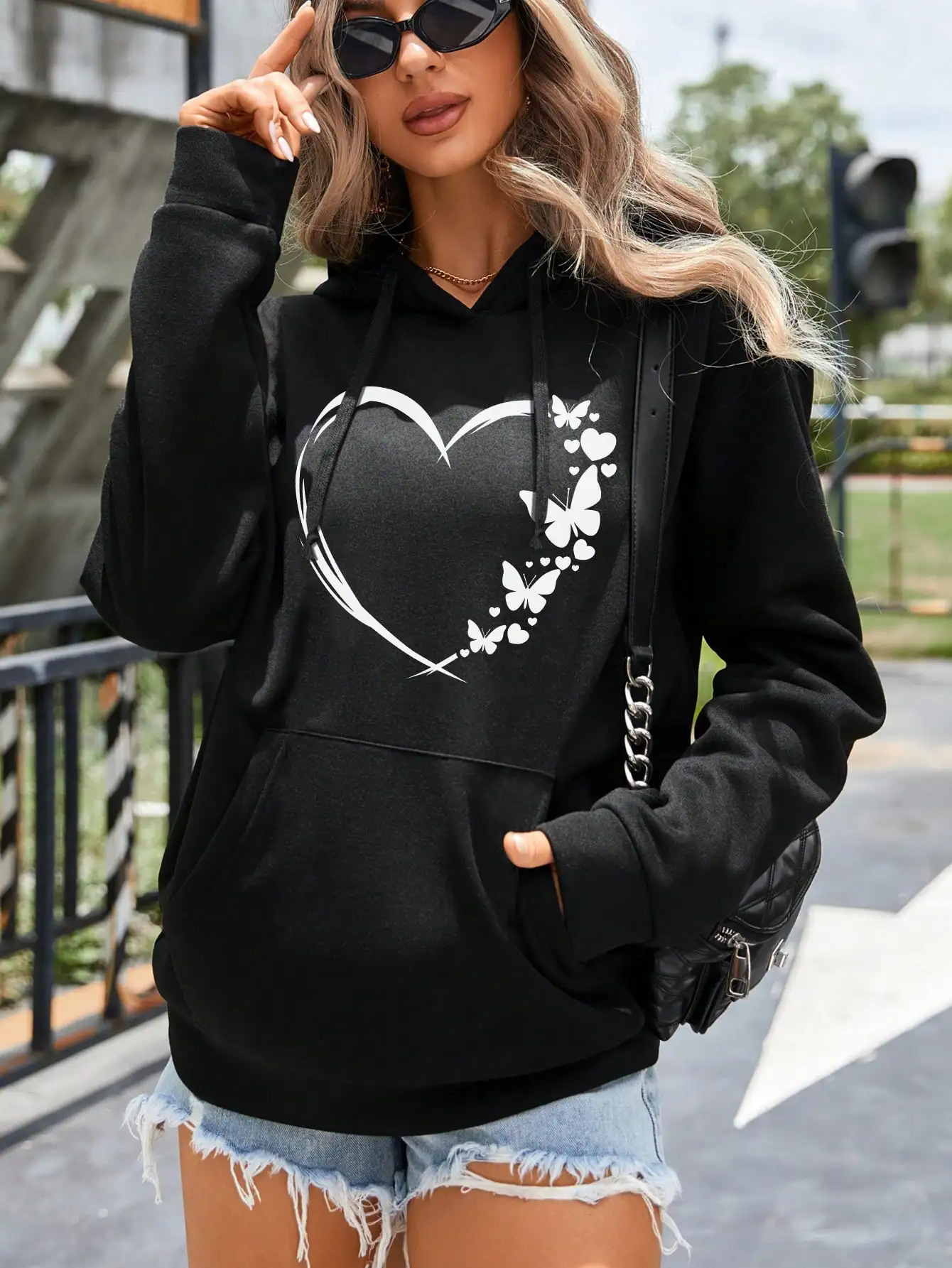 Butterfly Love Heart Funny Printing Female Hoody Casual Loose Sweatshirt Fashion Fleece Hoodie Autumn Pocket Woman Sportswear 240318