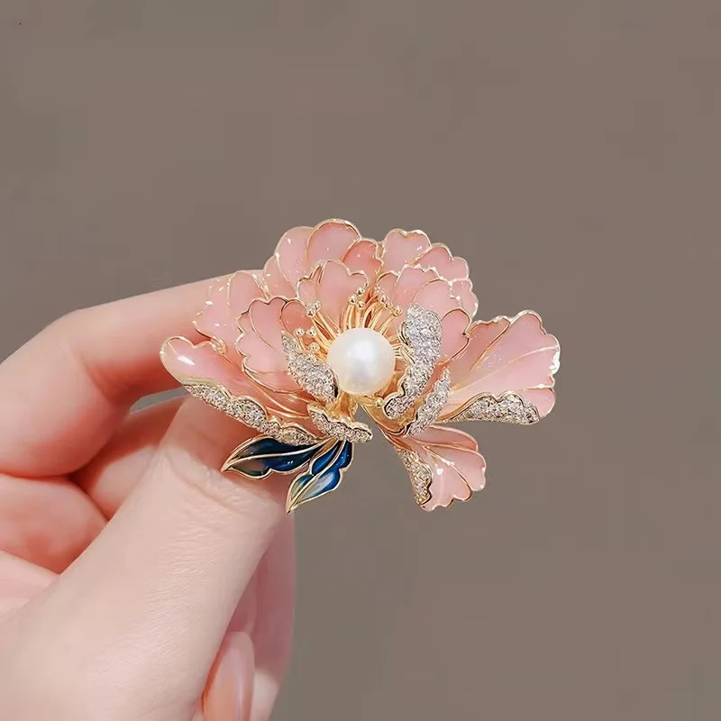 Chinese Style Purple Peony Flower Brooch For Women Dainty Plant Pearl Shiny Pins Party Office Wedding Corsage Jewelry 241031