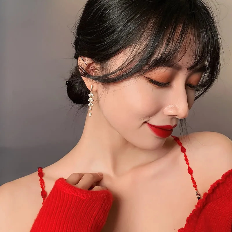 Shiny Zircon Tassel Leaf Shape Gold Color Earrings For Womans Fashion Jewelry Wedding Party Unusual Girls 241031