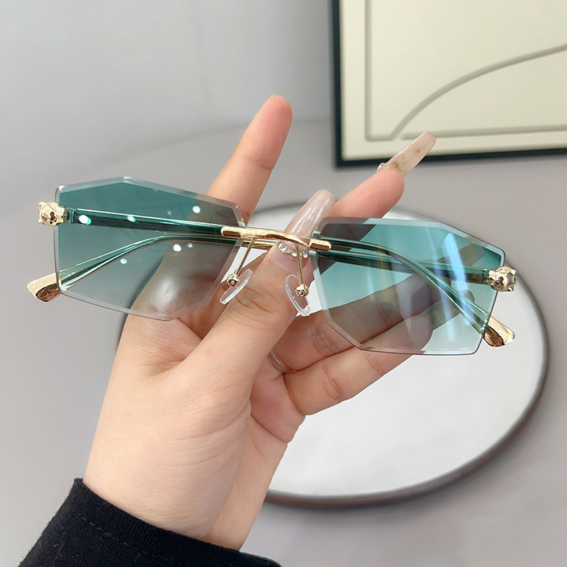 Polaroid lenses, high-end women's eyeglass frames, vintage metal sunglasses Fashionable cute cat eye glasses tortoiseshell anti blue light myopia