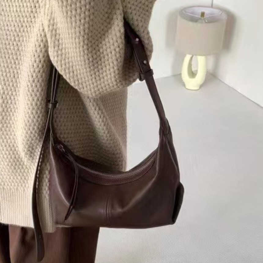 Shoulder Bags Delicate Dumpling Bag For WoMens Crossbody Niche Designer Bag Shoulder Bag Soft Leather WoMens Bag 241015