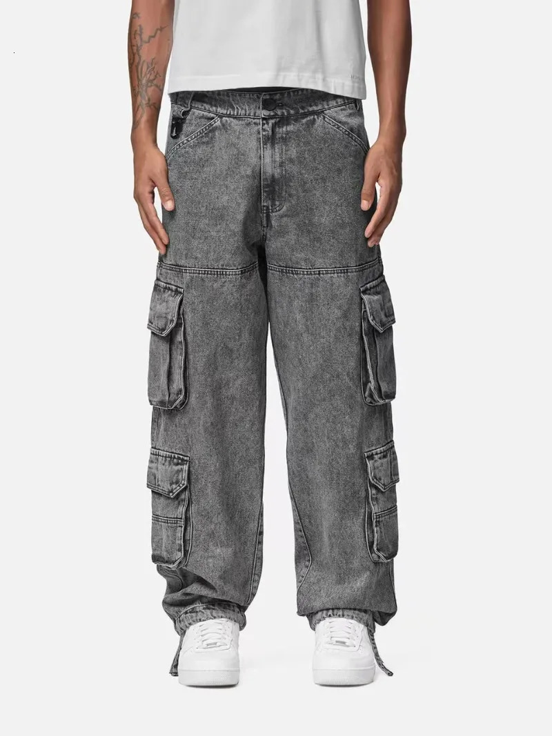 Retro hip hop cargo style multi-pocket straight leg jeans men Y2k pants Punk rock Harajuku street style baggy wide-leg jeans 241031
