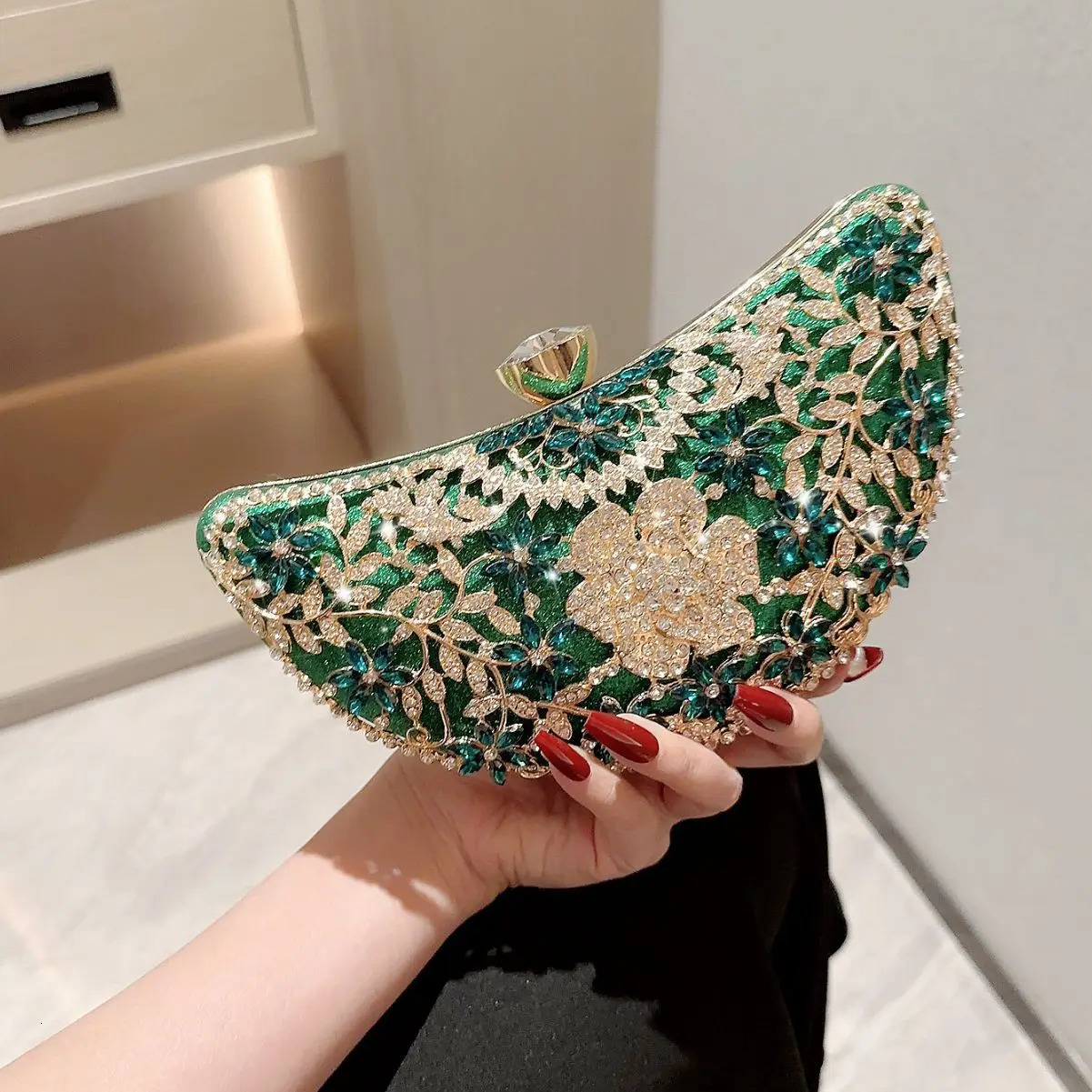 Green Color Women Evening Bags With Rhinestones Hollow Out Style Clutch Diamonds Moon Wedding Glitter Lady Bridal 241031
