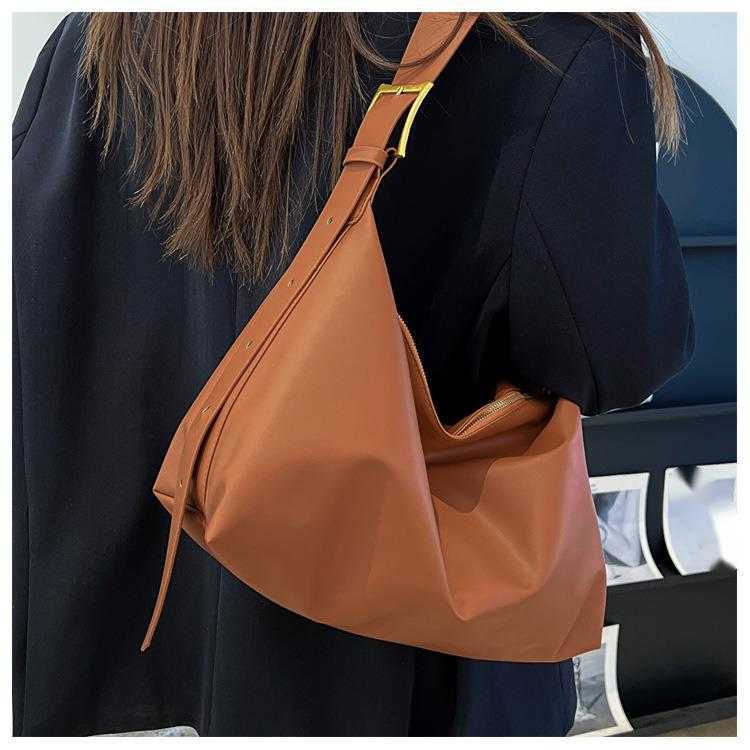 Shoulder Bags Popular Underarm Bag For WoMens Casual Fashion Trend Tote Bag Autumn Large Capacity Shopping Bag Single Shoulder WoMens Bag 241015