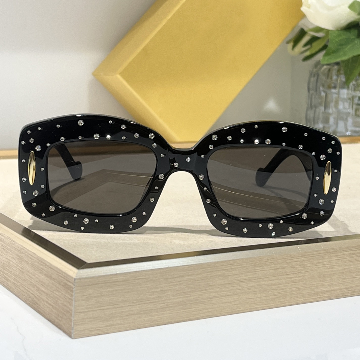 Luxury Crystal Stones Sunglasses Black Dark Grey for Women Summer Sunnies Lunettes de Soleil Glasses Occhiali da sole UV400 Eyewear
