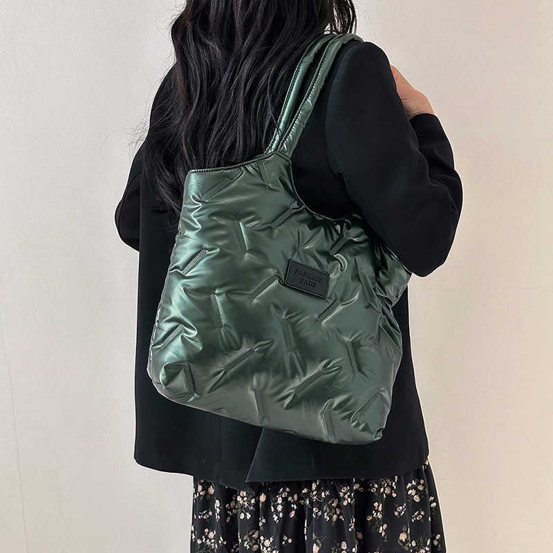 CMM Autumn and Winter New Large Capacity Cotton Jacket Bag Short Distance Travel Down Bag Outdoor Single Shoulder Hand Held Tote Bag
