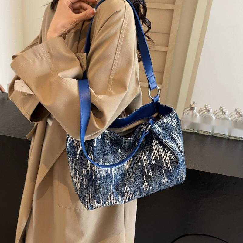 CMM Womens Large Capacity Sequined Hand Held Commuting Tote Bag New Fashion Niche Design Autumn and Winter Bag