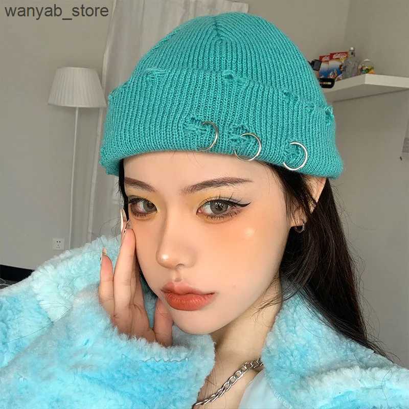 Wide Brim Hats Bucket Hats New Fashion Knitted Hat Punk Hip Hop Beanies for Men Women Metal Pin Ring Brimless Melon Cap Winter Warm Crochet Bonnet Gor