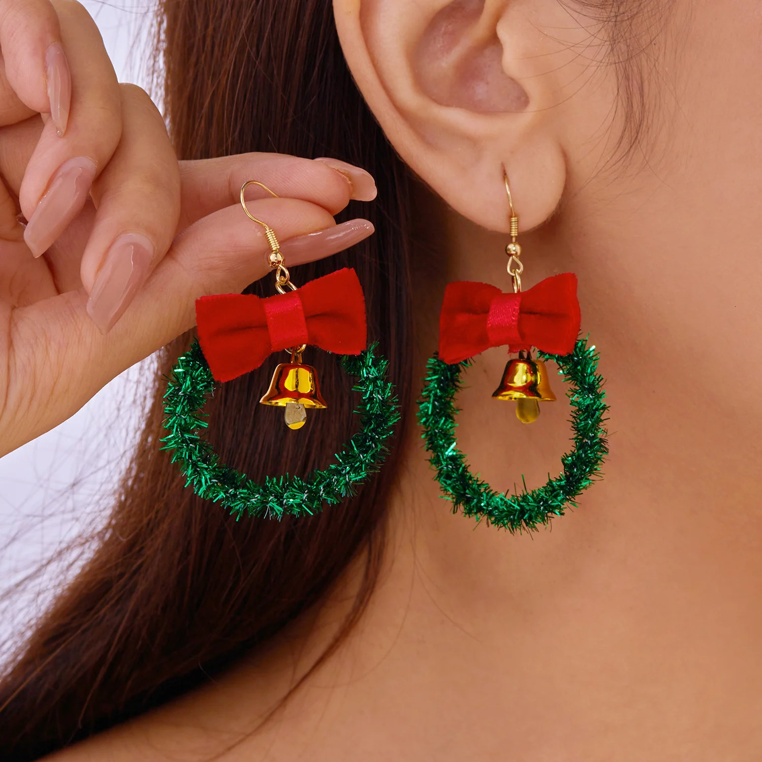 Creative Green Color Xmas Garland Bow Bell Pendant Earrings for Women Fashion Christmas Tree Year Ear Jewelry Gift 241031