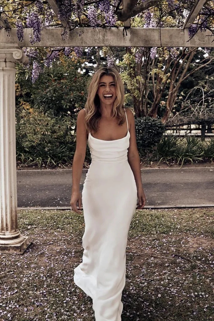 2024 Sexy Backless Mermaid Wedding Dresses Bridal Gown Spaghetti Straps Criss Cross Ruffles Satin Sweep Train Custom Made Beach Country Plus Size Vest