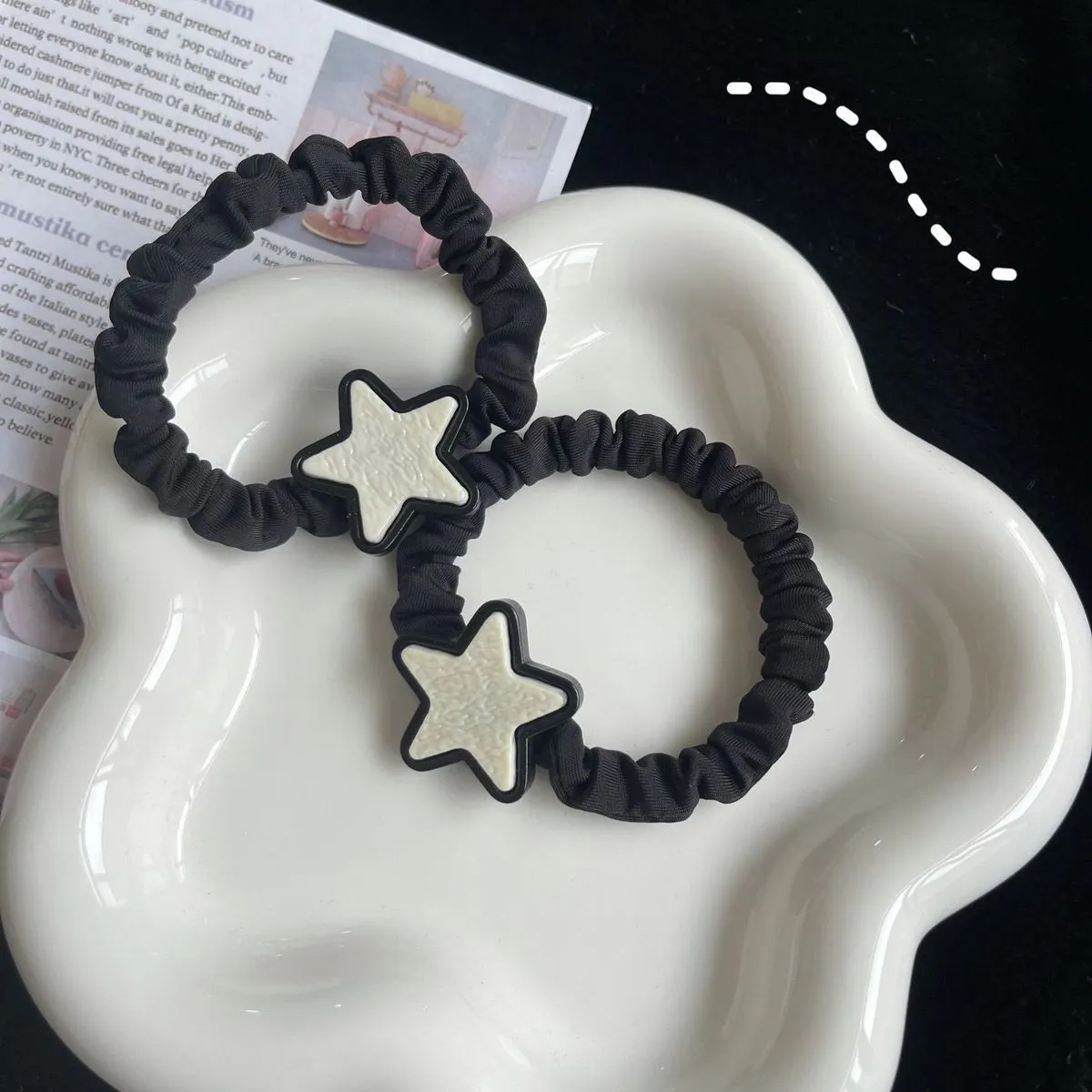 Headband Black and white stars sweet and cool hair rings Korean Girls Cartoon Harajuku Wind Five pointed Star Versatile ponytail hair rope headwear