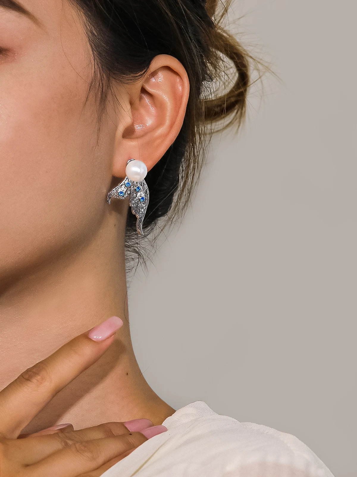 TYYL punk shell pearl earrings suitable for women butterfly wing earrings blue zircon aesthetic jewelry Christmas party gifts 241031