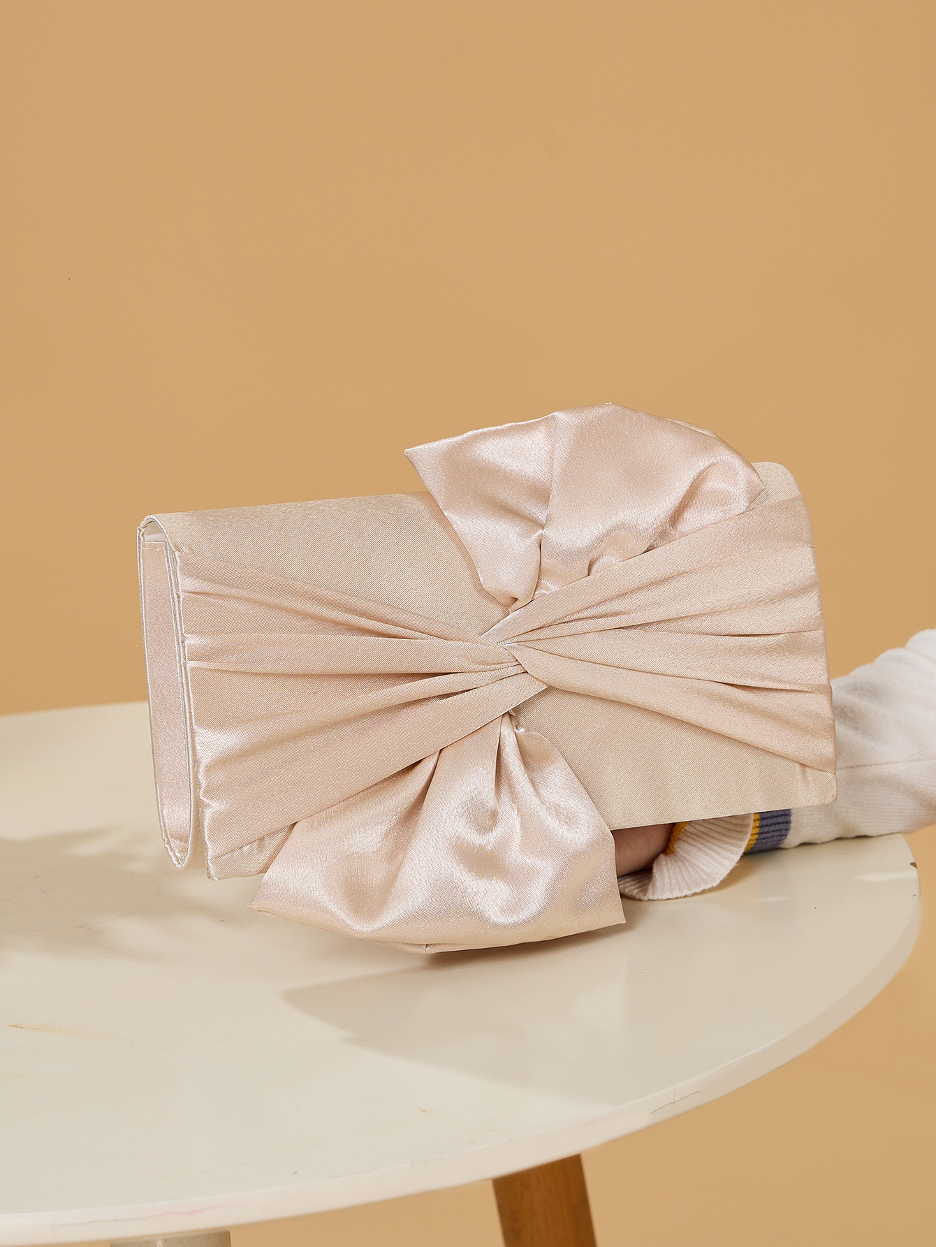 New designer pure classic color dinner bow slanted bride dinner gift bag dance party