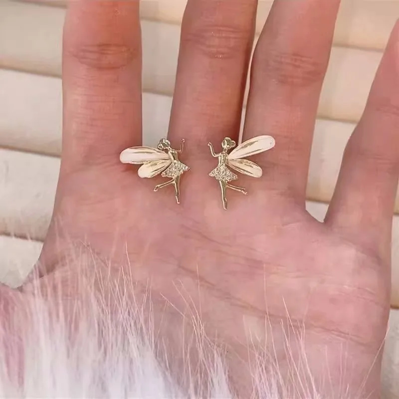 Trendy Girl Dancer Stud Earrings Crystal Acrylic Wings Angle for Women Korean Cute Sweet Jewelry aretes de mujer 241031