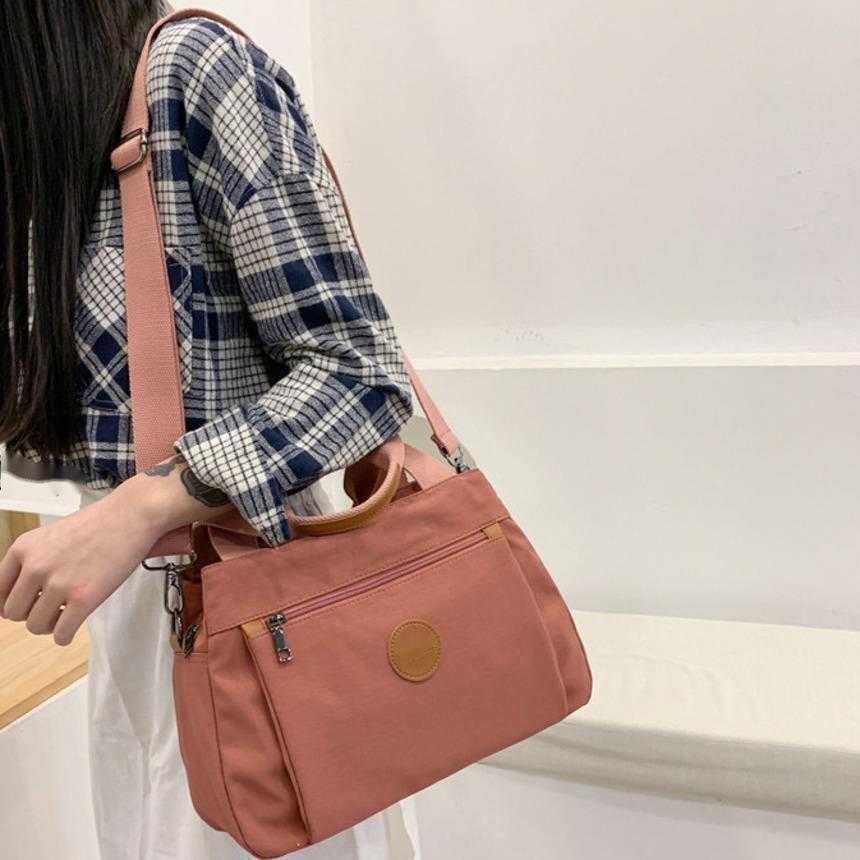 Shoulder Bags Fashion Leisure WoMens Bag WoMens Portable One Shoulder Messenger Bag WoMens Commuting Large Capacity Multi Compartment Bag 241015
