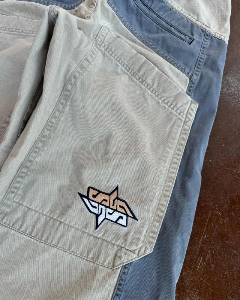 Vintage high-waisted large-pocket embroidered jeans Men street wear Blue and white oversized wide-leg pants Fashion casual pants 241031