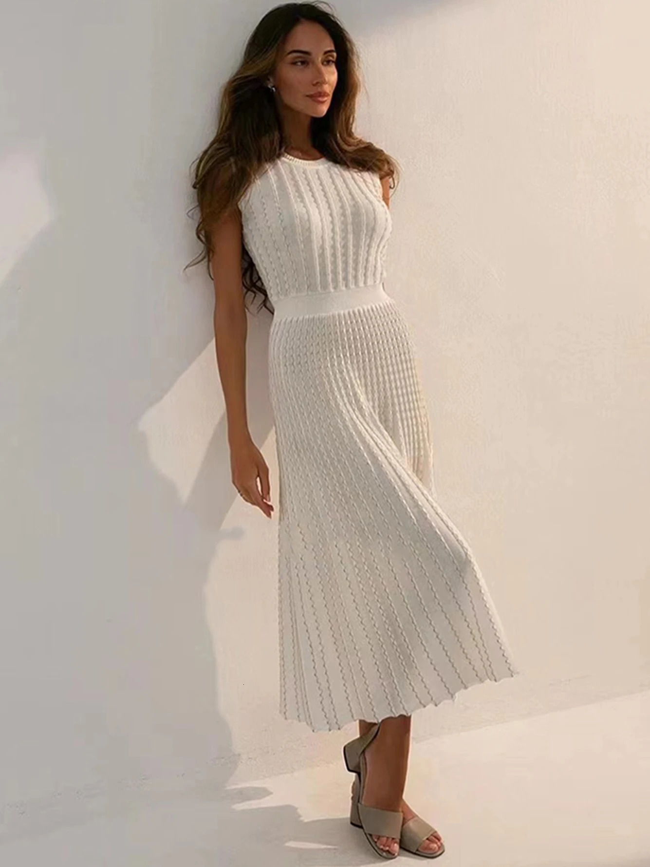 Vintage Knitted Dress For Women O Collar Draped Sleeveless High Waist Knit Midi A line Dresses Female Spring Fashion 240327