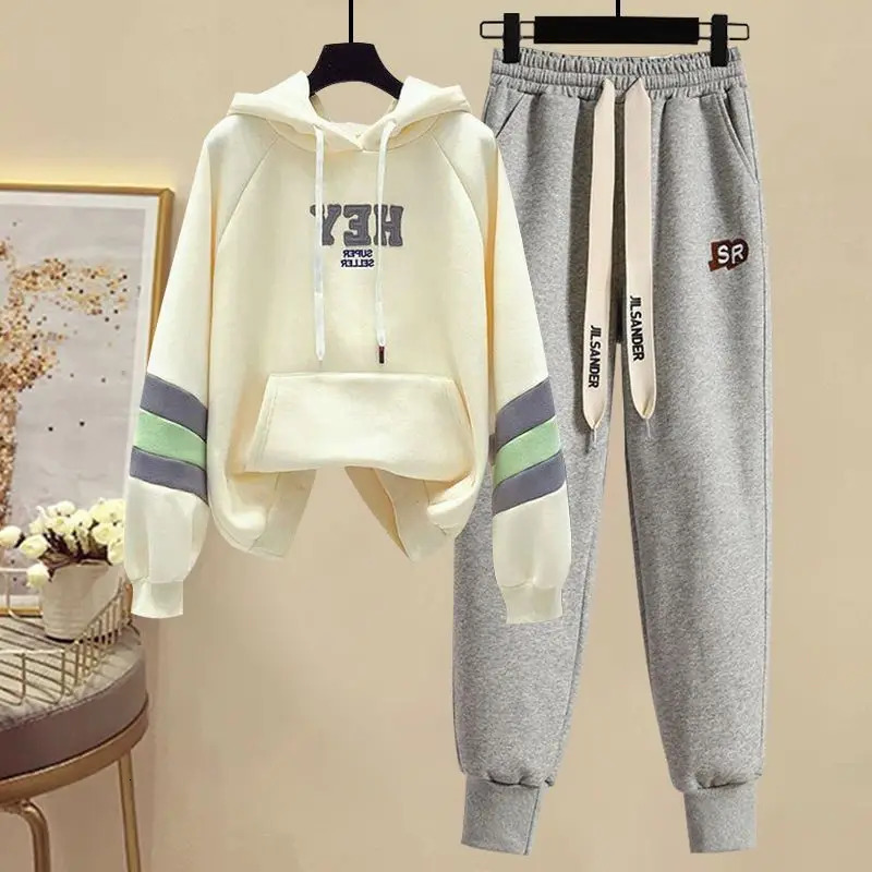 Sports Set for Women in Spring and Autumn Korean Version Color Blocking Hooded Top Casual Pants Age Reducing Twopiece 241031