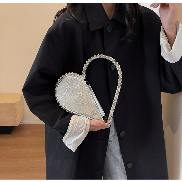 New designer heart-shaped diamond studded banquet fashionable Western style women's handbag
