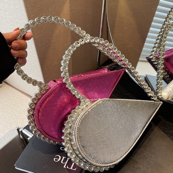 New designer heart-shaped diamond studded banquet fashionable Western style women's handbag