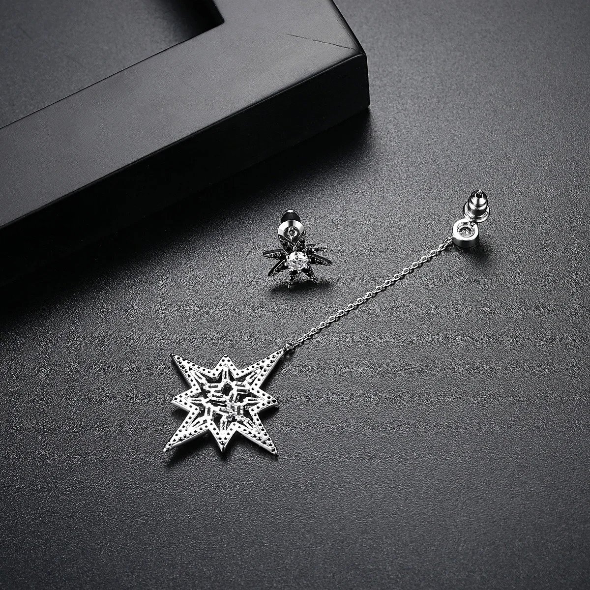 LUOTEEMI Fashion Asymmetrical Black Star Female Pendant Earrings Unique Kpop Girl Party Friends Christmas Gift Pendant Earrings 241031
