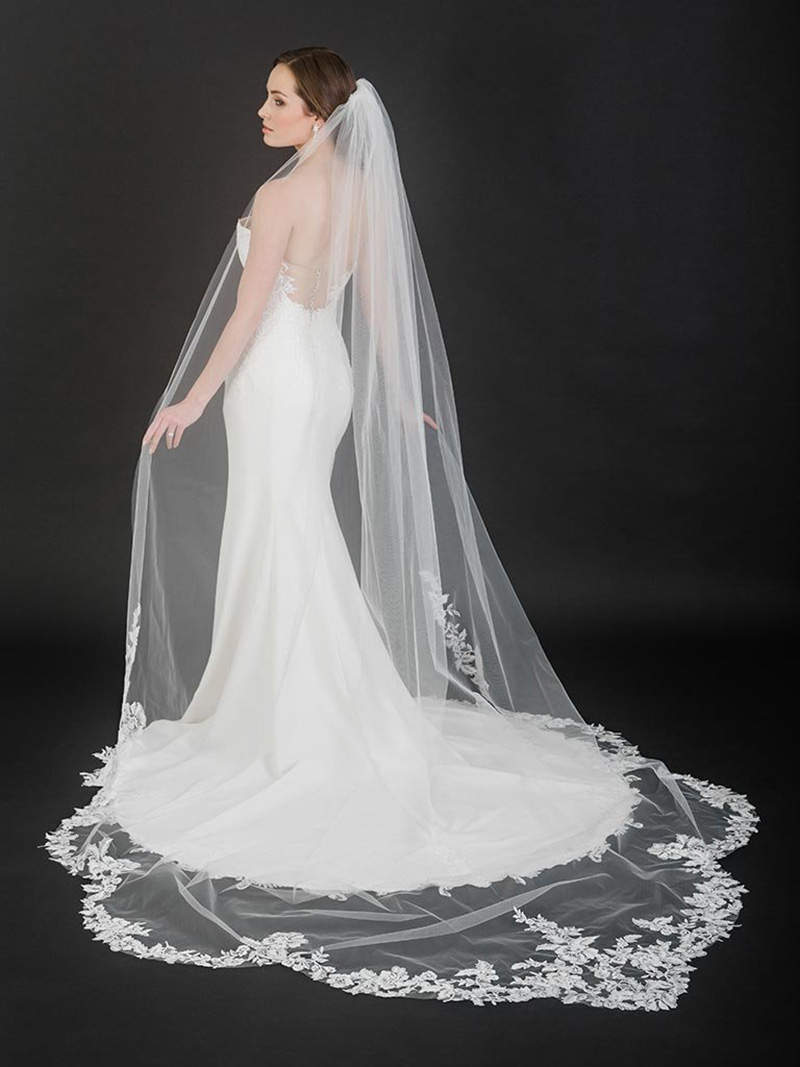 Customized Classic Wedding Veils Appliques Lace One Layer Chapel Length Bride Veil Applique Edge With Comb Bridal Accessories