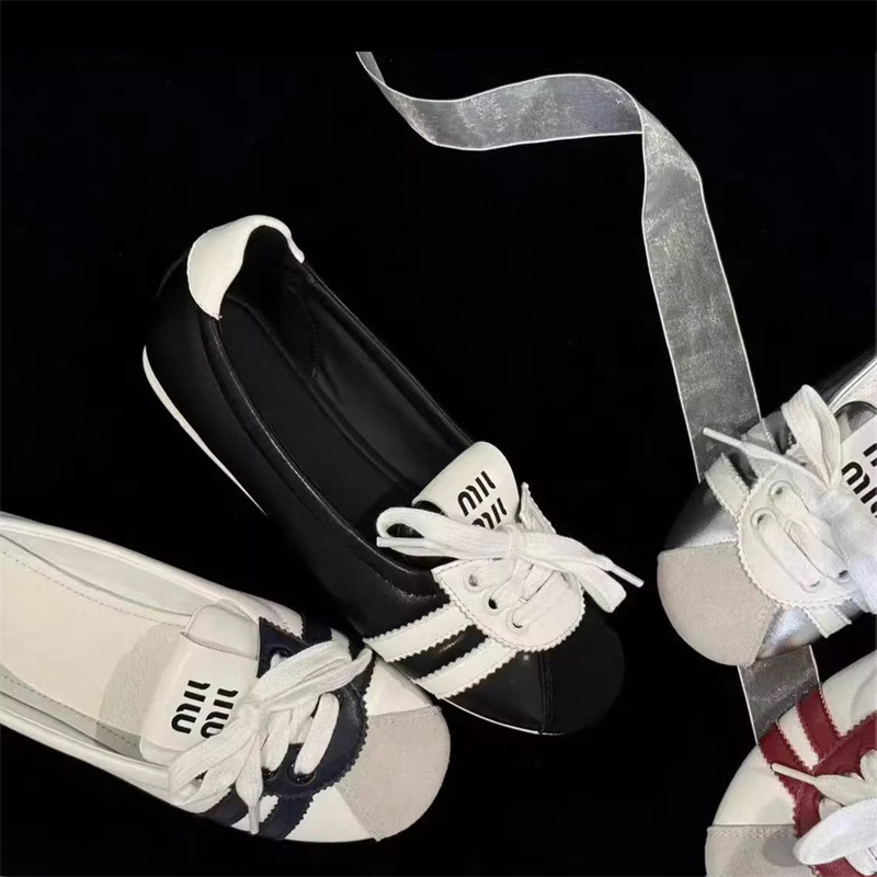 Super popular fashion sier women's 2024 new black white plate autumn and winter breathable sports shoes