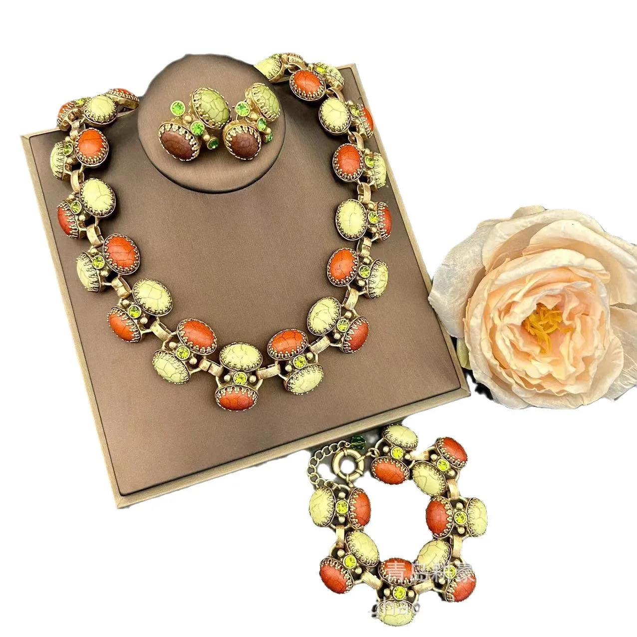 European and American literature and art retro heavy industry niche n high-end fashion natural stone necklace earrings brooch 241031