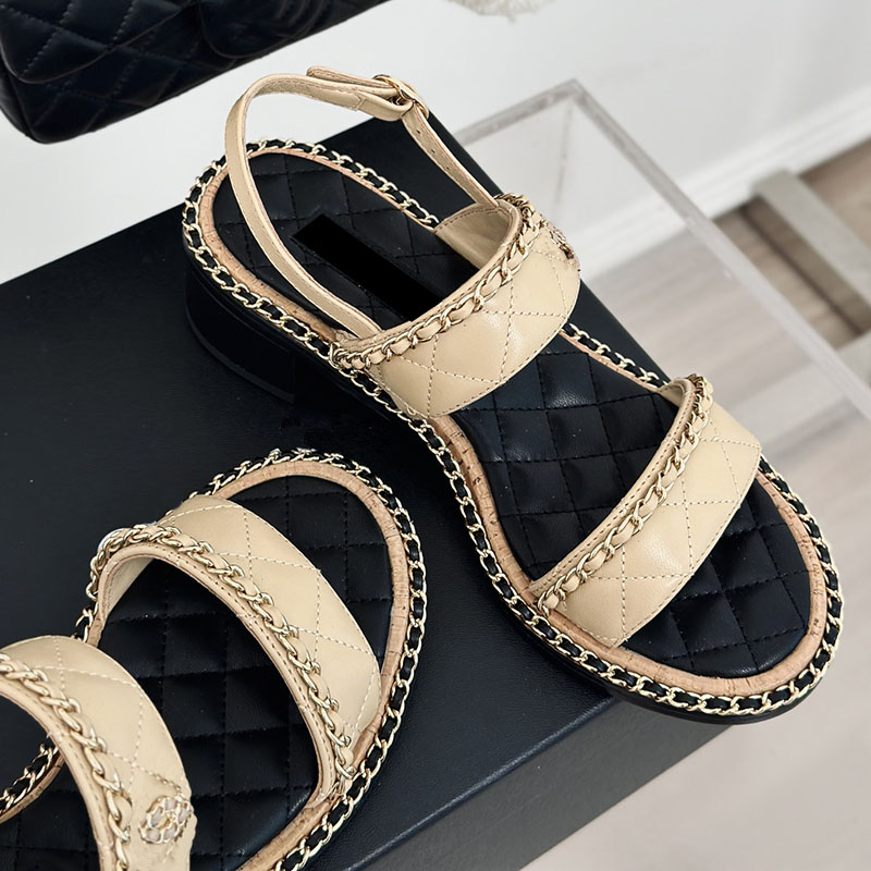 Dress Shoe Classic Sheepskin Slides With Chain Buckle Straps Casual Shoe Quilted Texture Matelsse Leisure Shoe