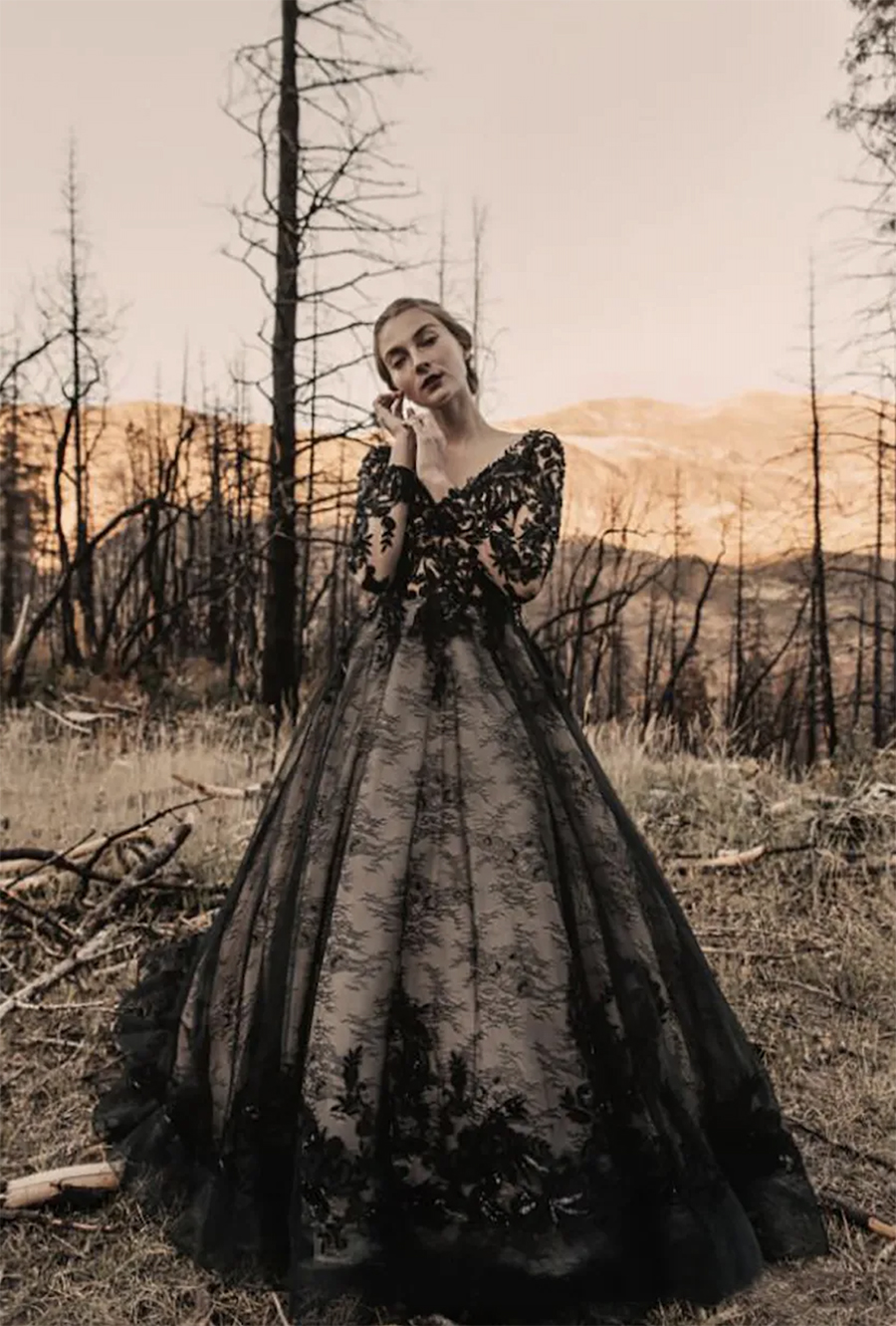 Gothic Full Black Long Wedding Dresses A Line Long Sleeves V Neck Court Train Vintage Bridal Gowns 2024 Plus Size Wedding Wear Dress