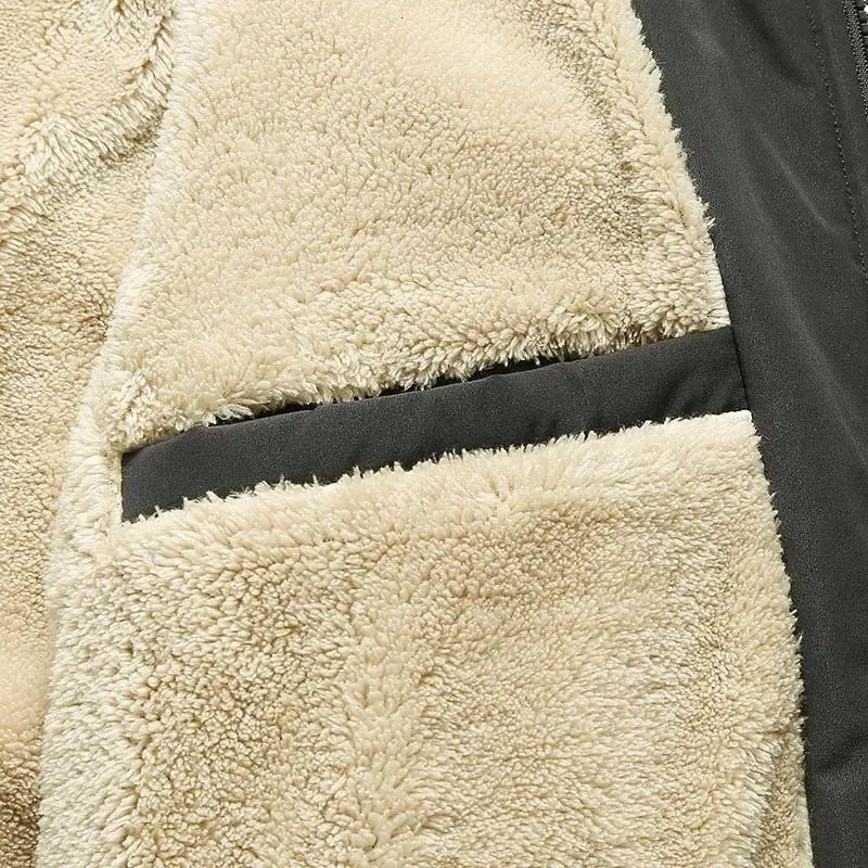 Winter Fleece Lined Cotton Jackets Thickened Plush Lamb Warm Windbreaker Jacket Men Fashion Casual Outwearing Coats 241031