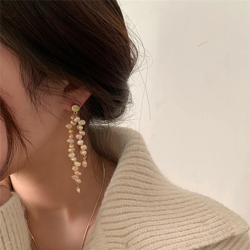 European and American style long natural freshwater pearl sweet personalized fashion travel accessories Christmas gift wholesale 241031